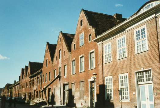 Vorschaubild Potsdam: Holländisches Viertel, Mittelstraße, nördliche Straßenseite (Foto 1989)